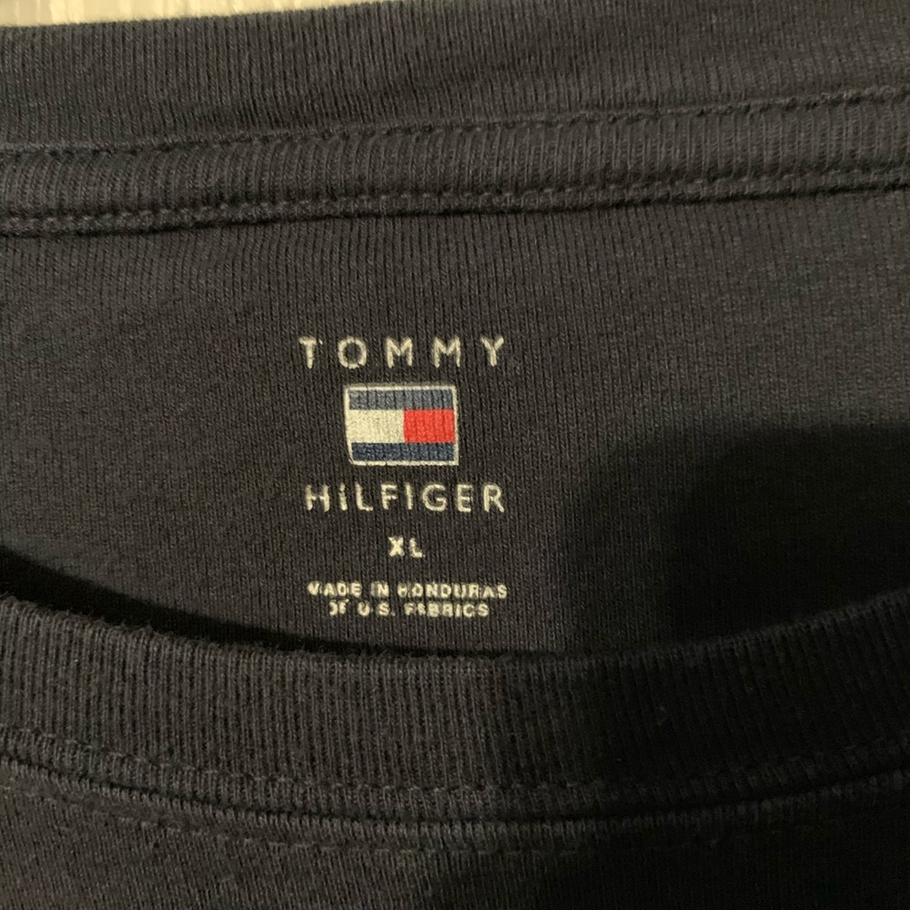 Women’s Tommy Hilfiger Shirt! - Picture 4 of 4